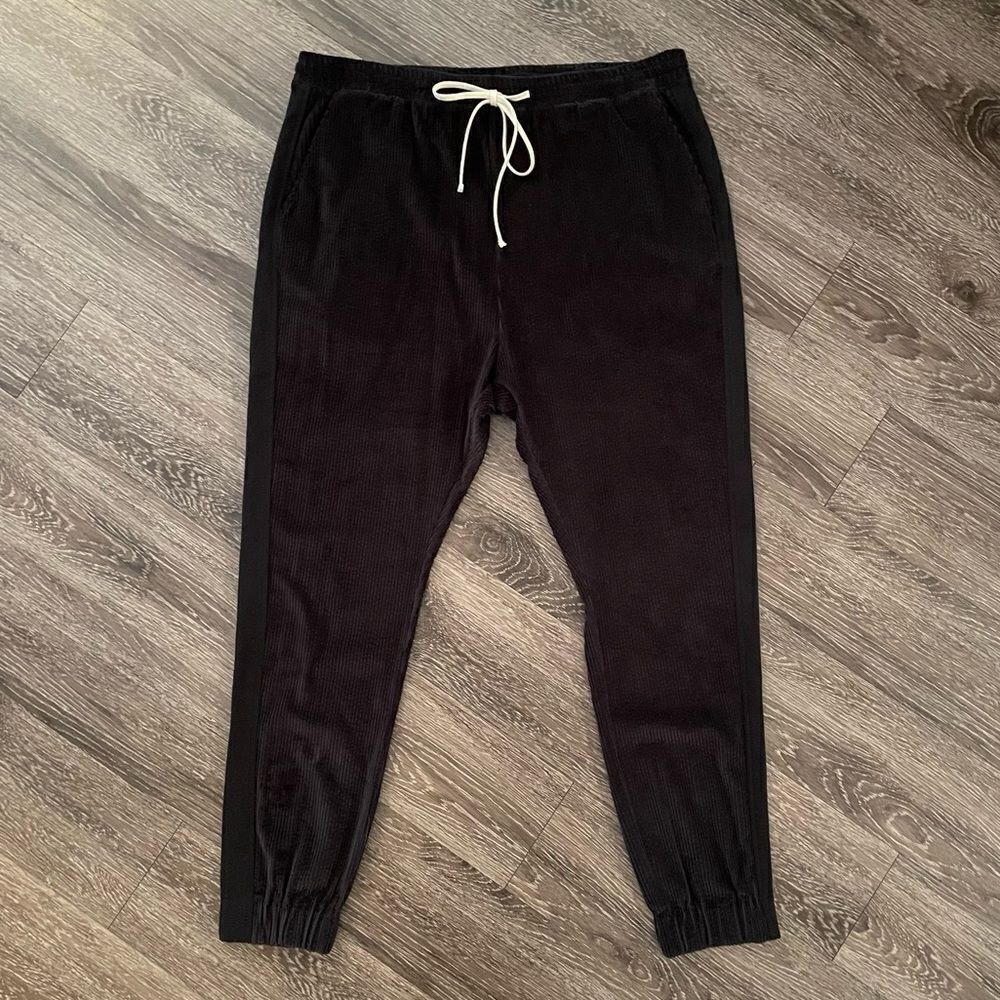 Twenty Montreal mens joggers